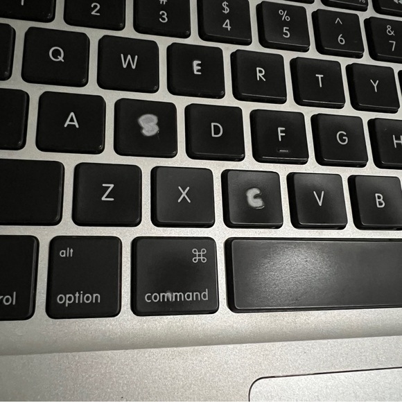 MacBook Pro 13-inch Late 2011 Laptop - Picture 3 of 9